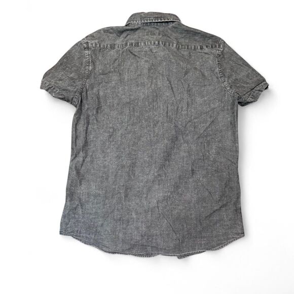 Express Men’s Grey Denim/Chambray Button-up Short Sleeve Shirt Size Medium - Picture 2 of 5